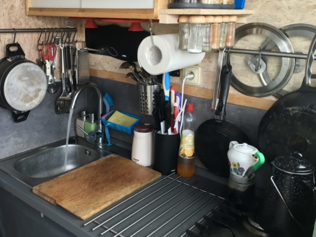 kuchyně, tekoucí voda